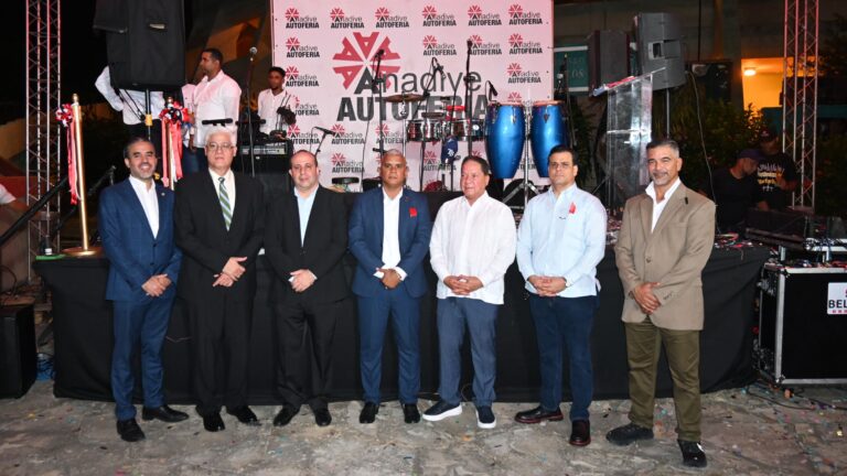Banco Confisa participa en la Autoferia “Monta a Papá en Grandes Ligas” con Anadive 2025