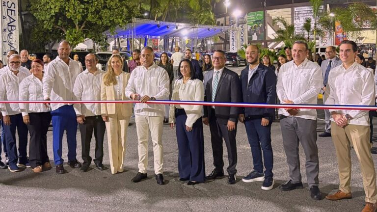 Banco Confisa te monta esta Navidad con Asocivu 2025