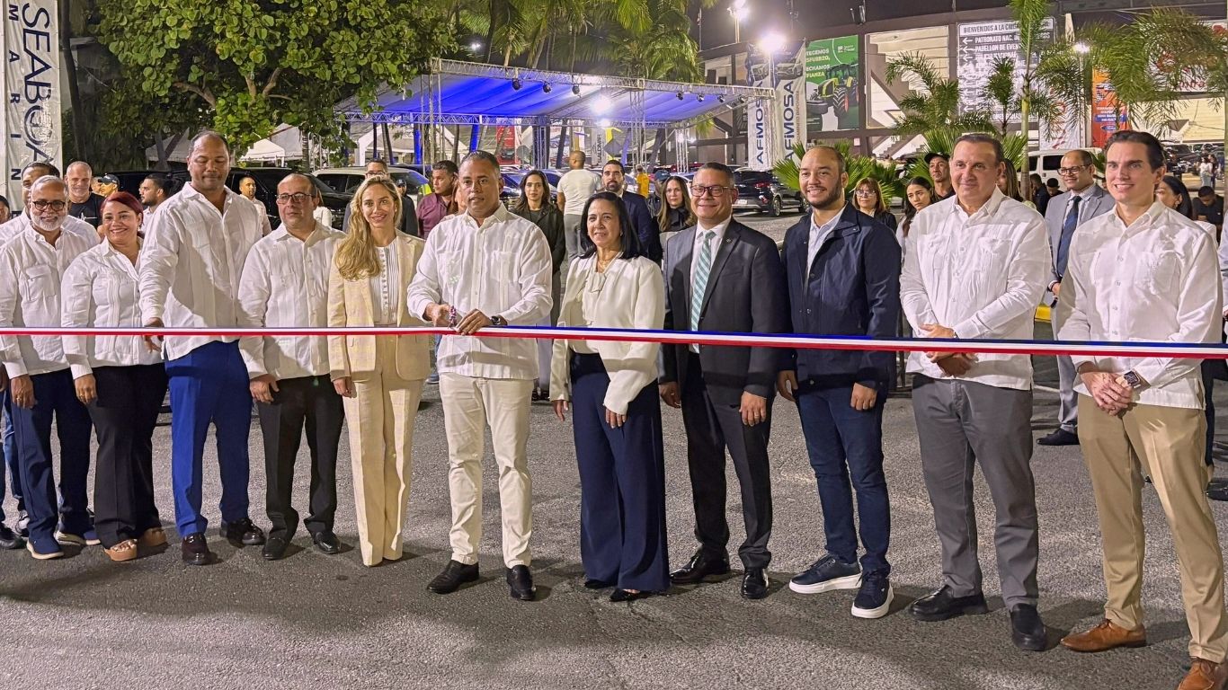 Banco Confisa te monta esta Navidad con Asocivu 2025